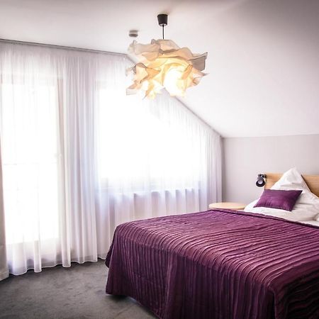 Hotel Restaurant Na Navsi Ricany  Dış mekan fotoğraf