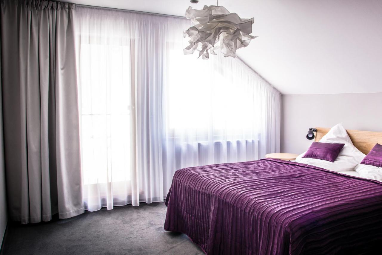 Hotel Restaurant Na Navsi Ricany  Dış mekan fotoğraf