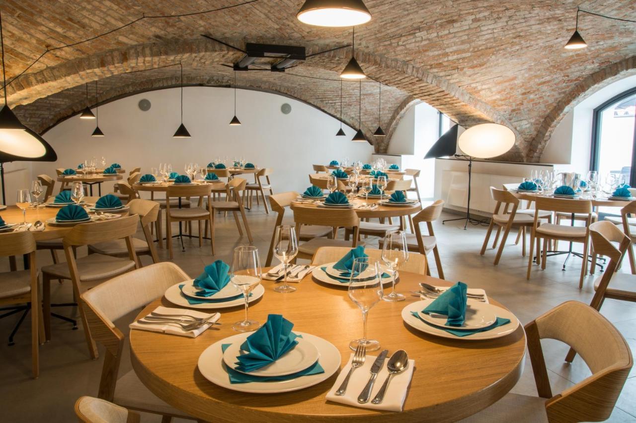 Hotel Restaurant Na Navsi Ricany  Dış mekan fotoğraf