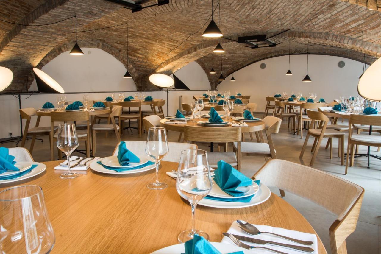 Hotel Restaurant Na Navsi Ricany  Dış mekan fotoğraf