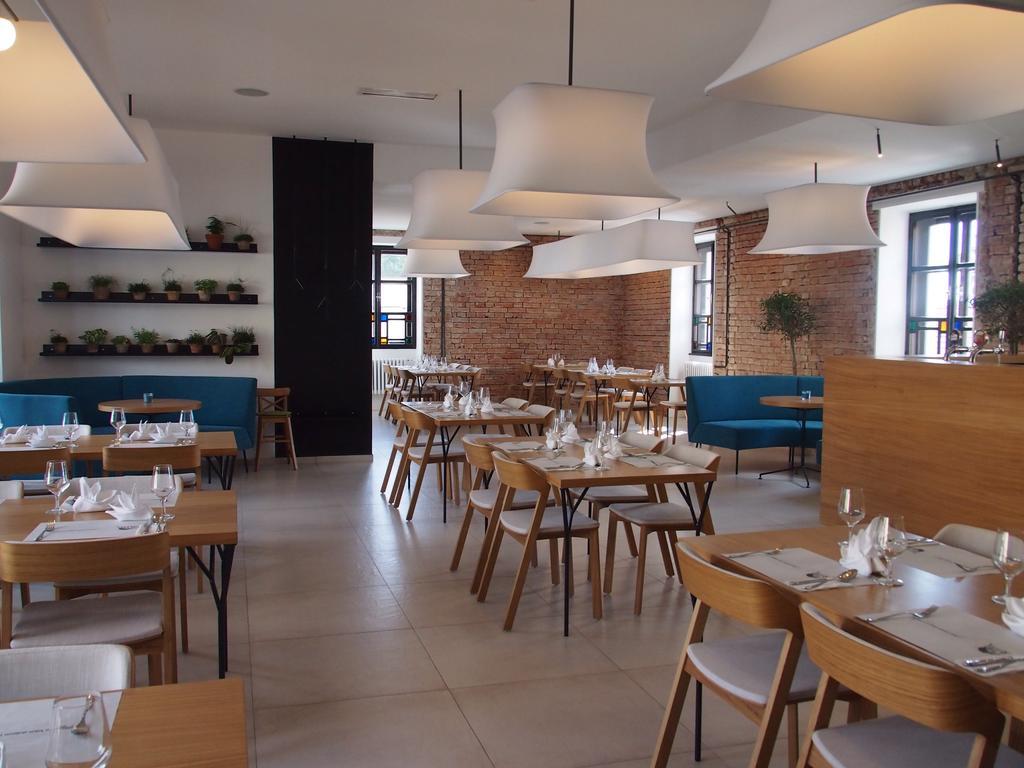 Hotel Restaurant Na Navsi Ricany  Dış mekan fotoğraf
